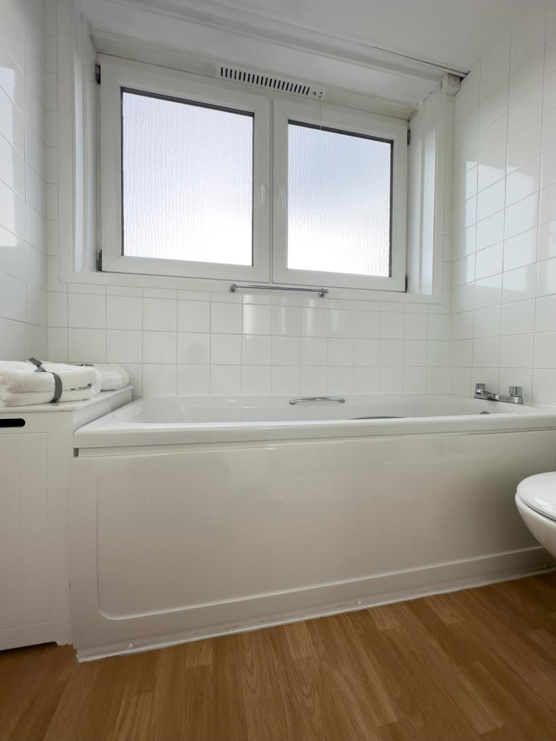 Scandi Style Apartment With Stunning Views Linlithgow Exterior foto